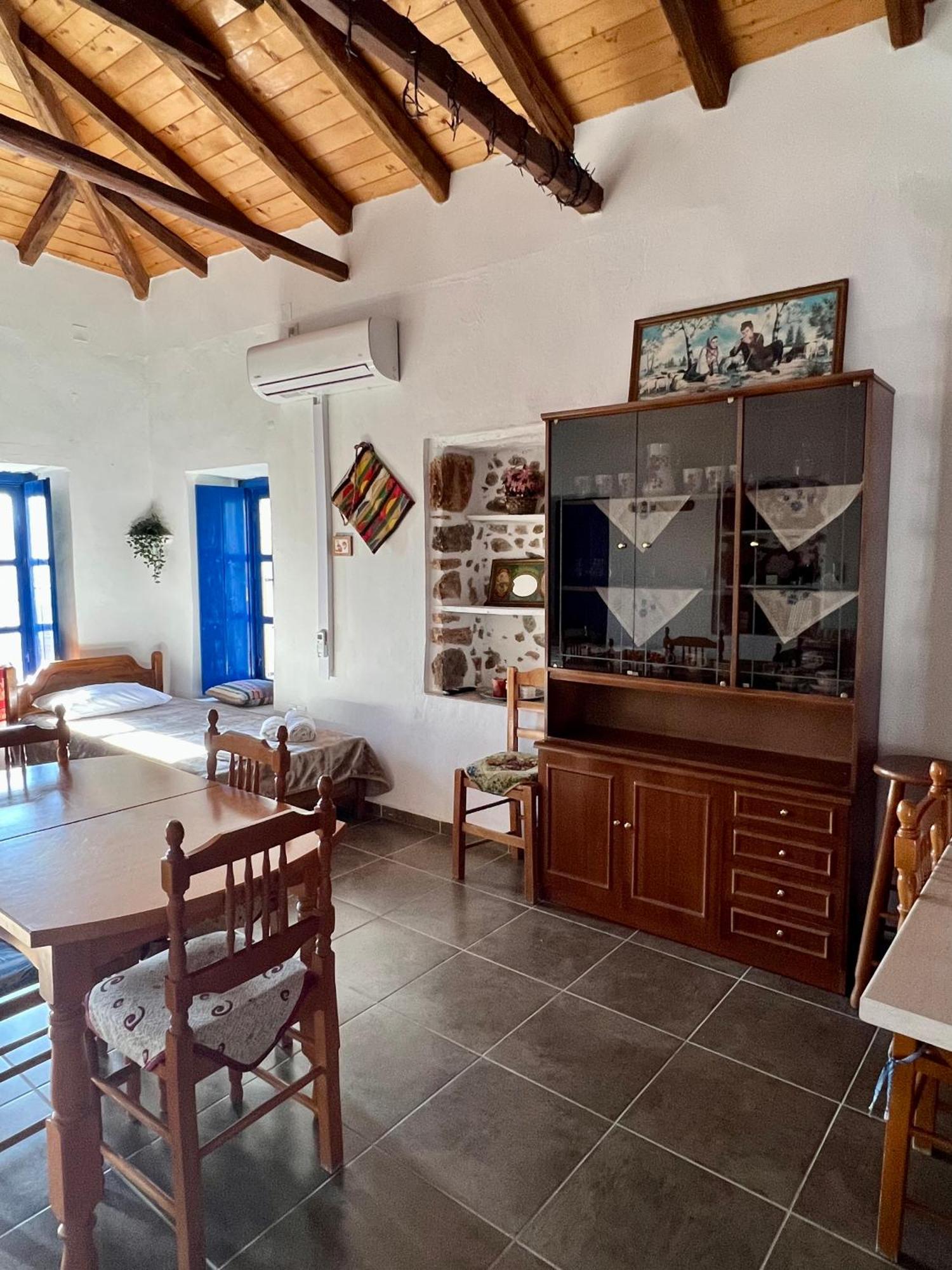 Politeika Traditional House ติรอส ภายนอก รูปภาพ